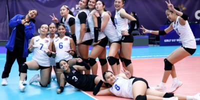 Alas Pilipinas Girls celebrate their 15th-place finish in Santiago, Chile. [Volleyball World photo]