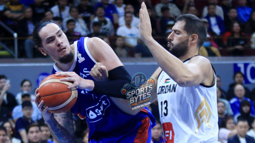 Kai Sotto made his return to the men's national team a memorable one during the Philippines' win over Jordan. [photo credit: Peter Baltazar]