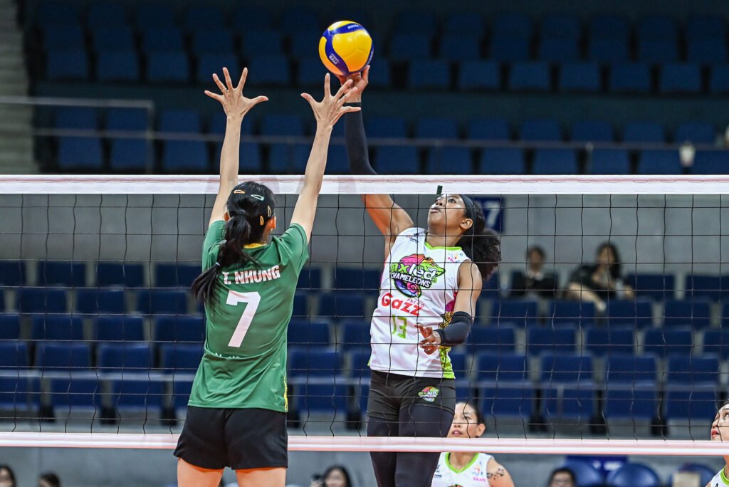 MJ Phillips played a key role in Nxled's victory as the Chameleons held their composure late against Ho Chi Minh City. [PVL Images]