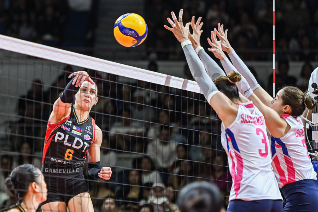 Savi Davison leads PLDT with a career-high 37 points in the High Speed Hitters' dramatic five-set victory. [PVL Images]