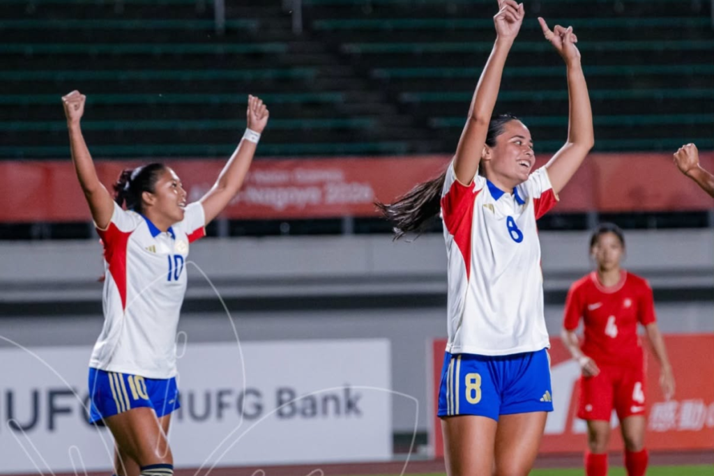 The Filipinas celebrate a 2-0 victory over Hong Kong that kept their Asian Games quarterfinal hopes alive. [PSC, PFF photo]