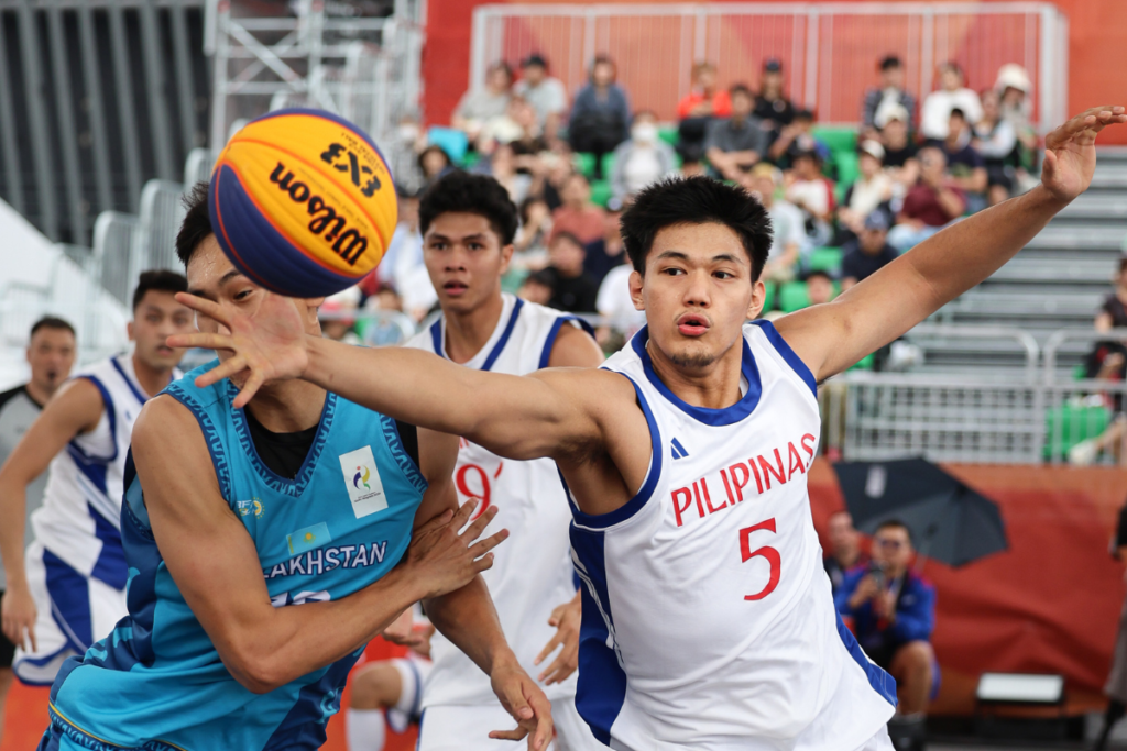 Luis Pablo and Doy Dungo combined for five of Gilas Pilipinas’ final eight points during the team’s closing run against Kazakhstan. [POC Media pool]