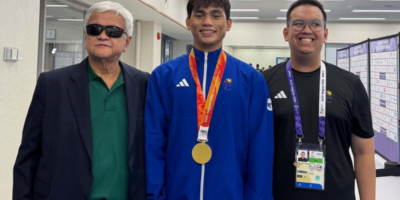 AJ Alegarbes, accompanied by the Philippine Paralympics Committee president Mike Barredo and coach Bryan Ong. [PSC photo]