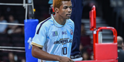 Obed Mukaba recorded seven blocks and eight points as the National University Bulldogs swept Alpha Insurance in the 2026 Spikers’ Turf Invitational Conference. [PVL Images]